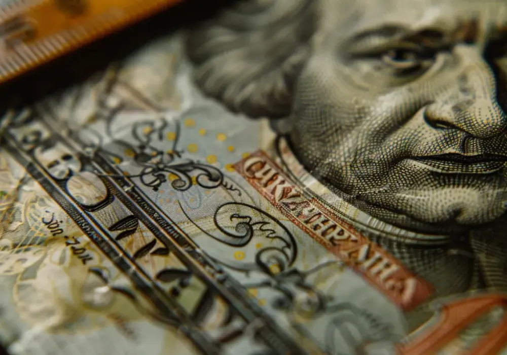 Wymiary banknotu 200 zł - Specyfikacja i zabezpieczenia waluty
