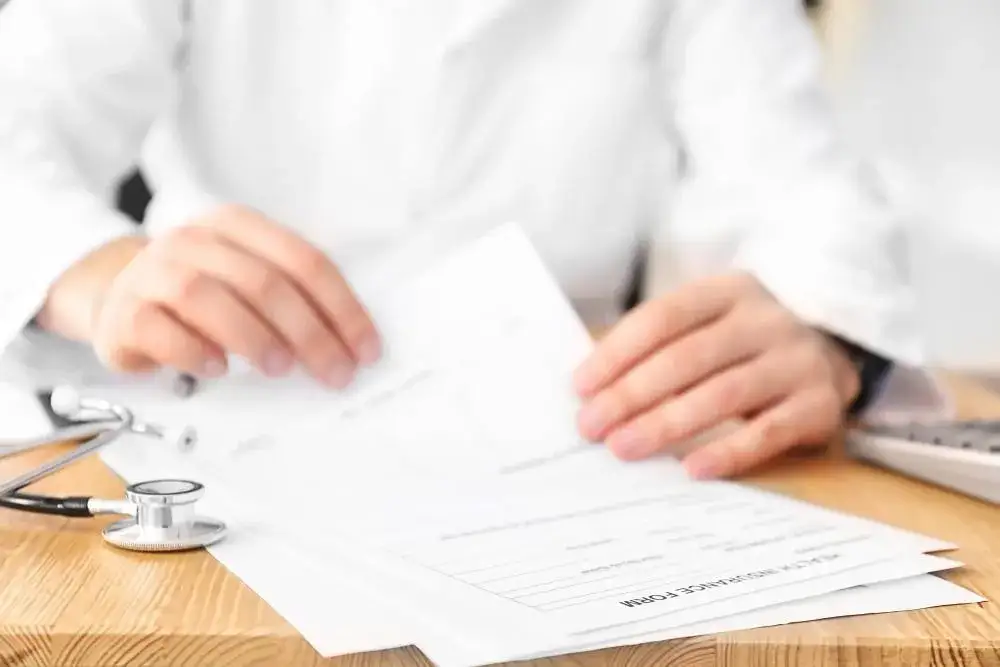 Zdjęcie Jak długo można chorować po ustaniu zatrudnienia? Ważne informacje