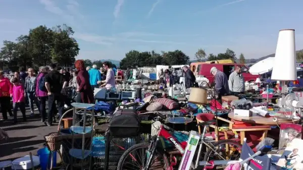 Czy giełda w Cieplicach jest otwarta? Sprawdź godziny i lokalizację